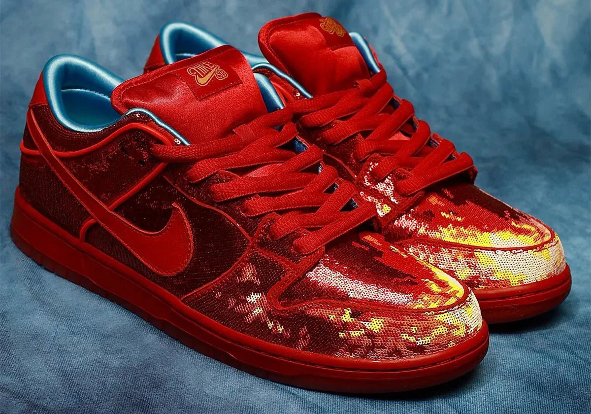 O raro Nike SB Dunk Low “Wizard of Oz” Red Slipper | THE GAME O raro Nike SB Dunk Low “Wizard of Oz” Red Slipper | THE GAME