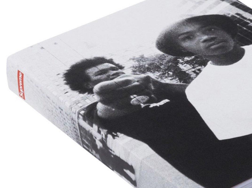Supreme lança livro monografia vol. 2 com retrospectiva da última