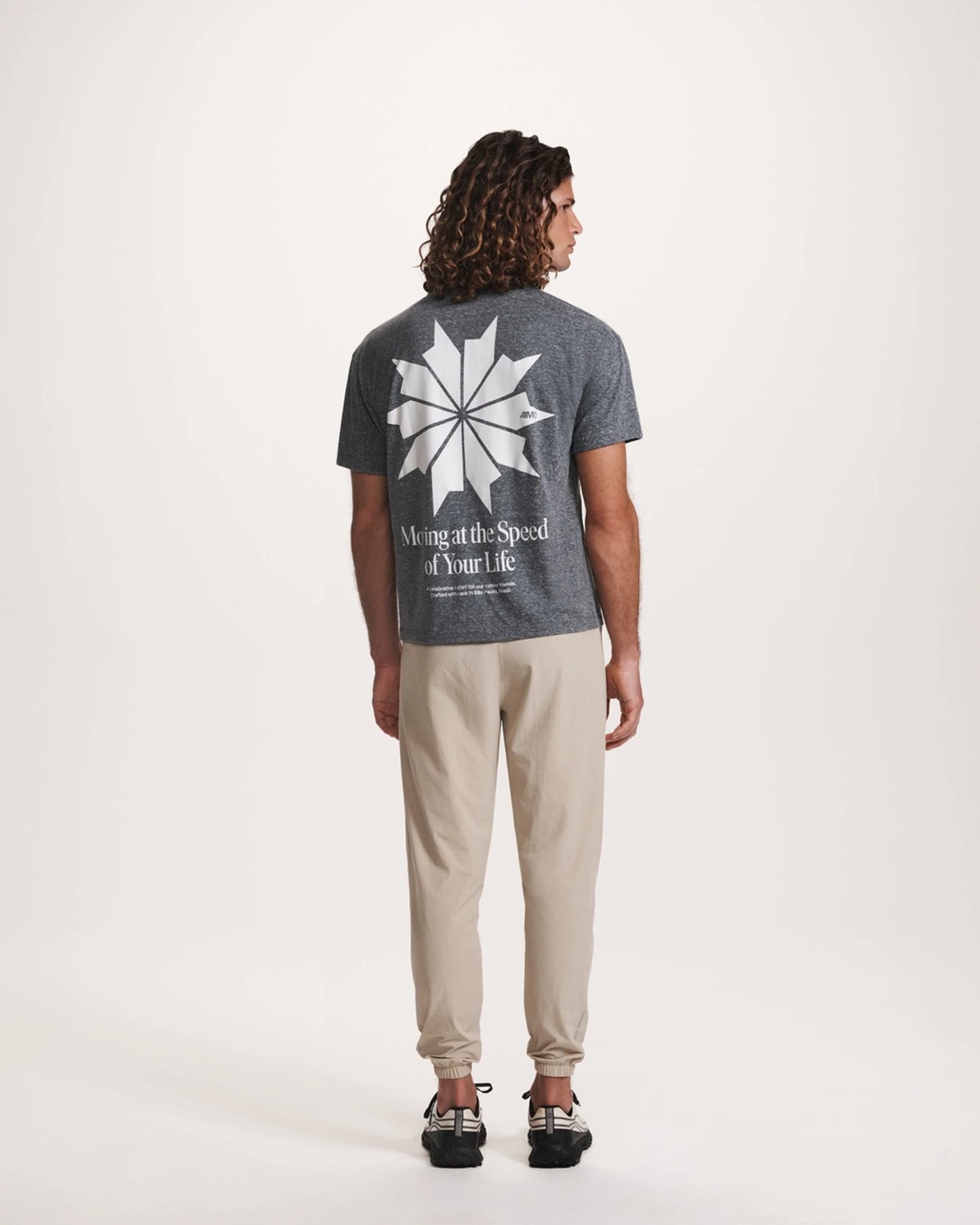 T-Shirt AIMO Camiseta Day Off Runner Friends "Cinza" - THE GAME