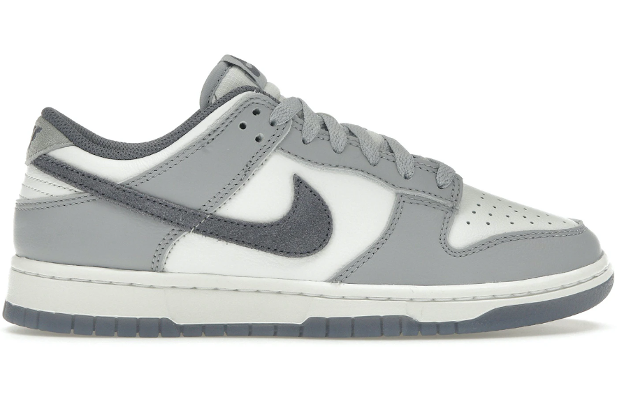 NIKE - Dunk Low SE "Light Carbon" - THE GAME