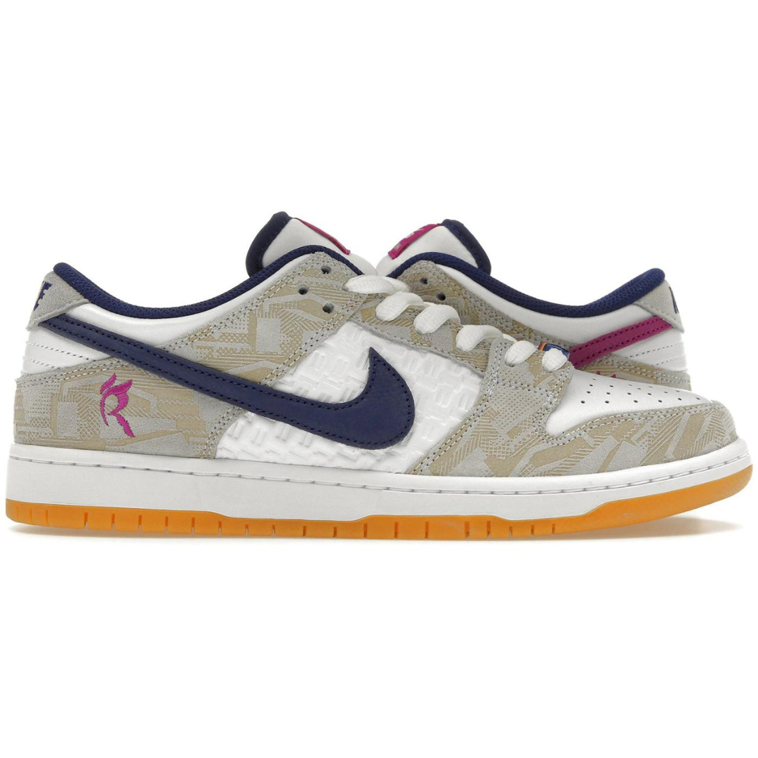 NIKE - SB Dunk Low "Rayssa Leal" - THE GAME