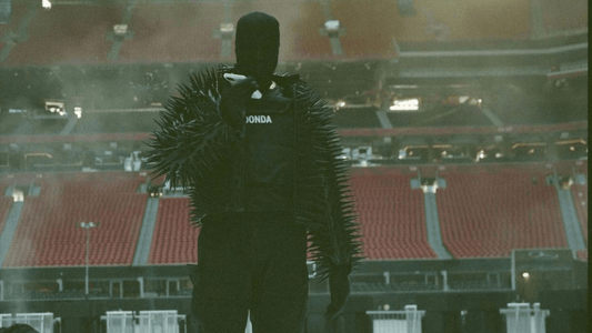 A evolução do estilo de Kanye West de acordo com o lançamento de seus álbuns - THE GAME