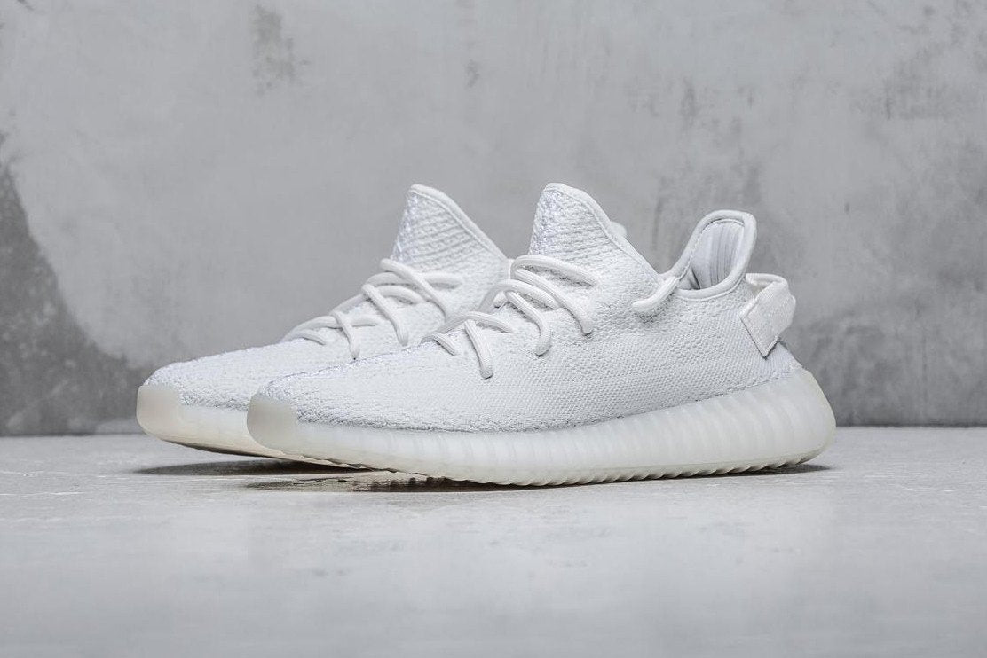Adidas Brasil recebe restock de Yeezy 350 V2 Triple White | THE GAME