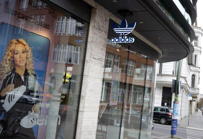 Adidas possivelmente busca mais de 1 bilhão de euros em auxílio estatal