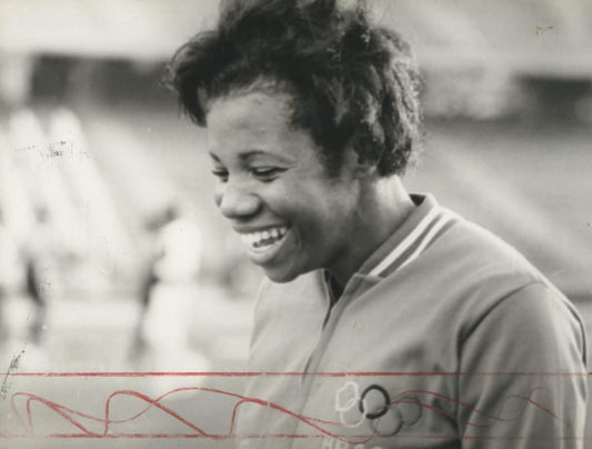 Aída dos Santos, única brasileira em Tóquio 1964 recebe uniforme que nunca existiu - THE GAME