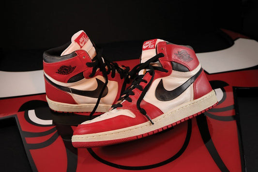 Air Jordan 1 "Broken Foot Game" usado por Michael Jordan é vendido por mais de R$ 2 milhões - THE GAME
