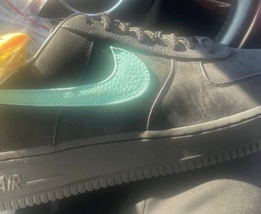 As primeiras imagens do Tiffany x Nike Air Force 1 Low - THE GAME
