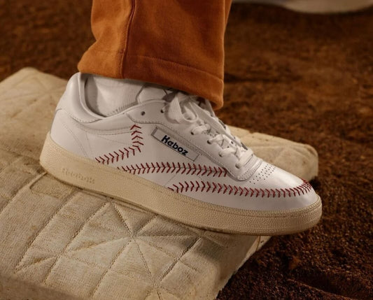 Atmos, Keboz e Reebok lançam Club C 85 Vintage “Baseball” - THE GAME