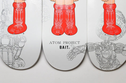 BAIT leva Astro Boy que brilha no escuro a shapes de skate - THE GAME