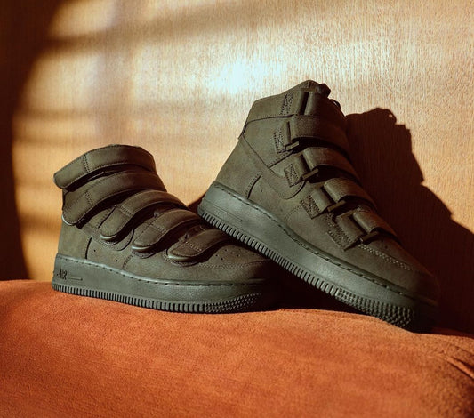Billie Eilish x Nike Air Force 1 “Sequoia” chega às lojas dia 14 de outubro - THE GAME