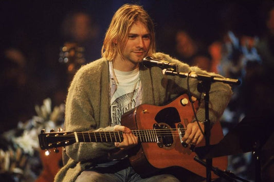 Casaco usado por Kurt Cobain no MTV Unplugged é vendido por US $ 334.000 - THE GAME