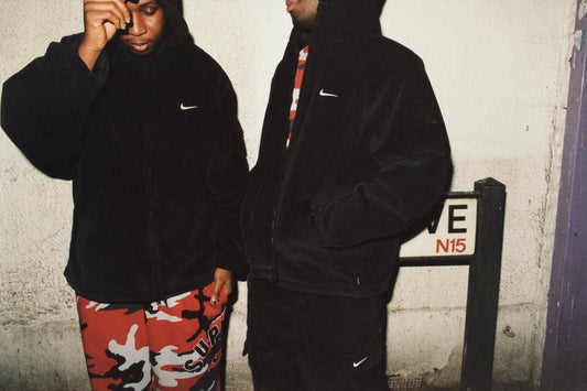 Coleção Nike x Supreme Spring 2022 assume o veludo cotelê - THE GAME