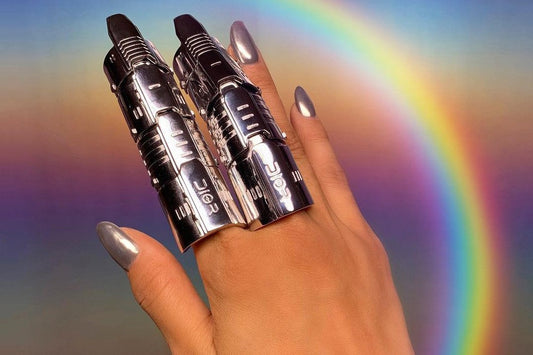 Confira detalhes do desfile da coleção Pre-Fall 2019 da Dior inspirado na era "Cyber Robot" - THE GAME