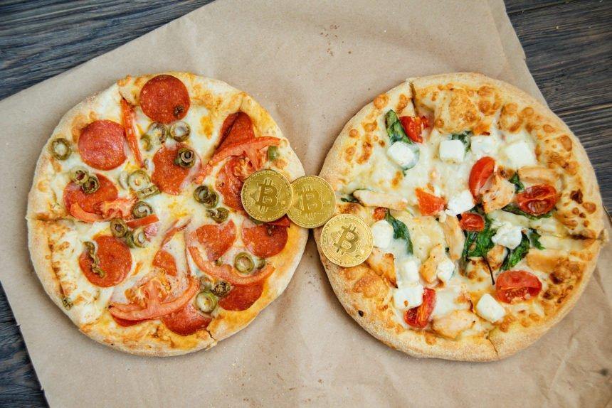 Duas pizzas compradas por 10 mil bitcoins hoje valeriam mais de U$ 400 milhões - THE GAME