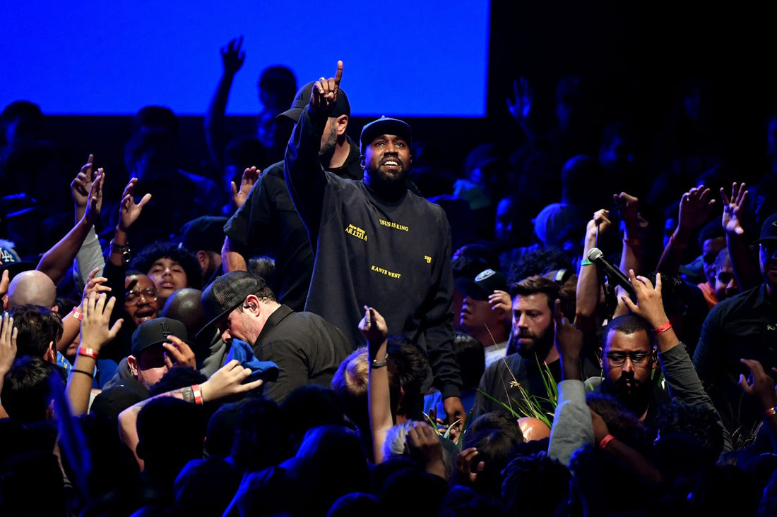 Kanye West traz o projeto "Sunday Service" para o The Forum em Los Angeles