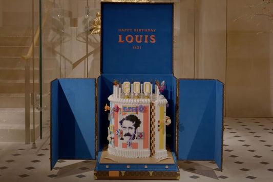 Louis Vuitton é homenageado com bolo LEGO de 31,7 mil peças