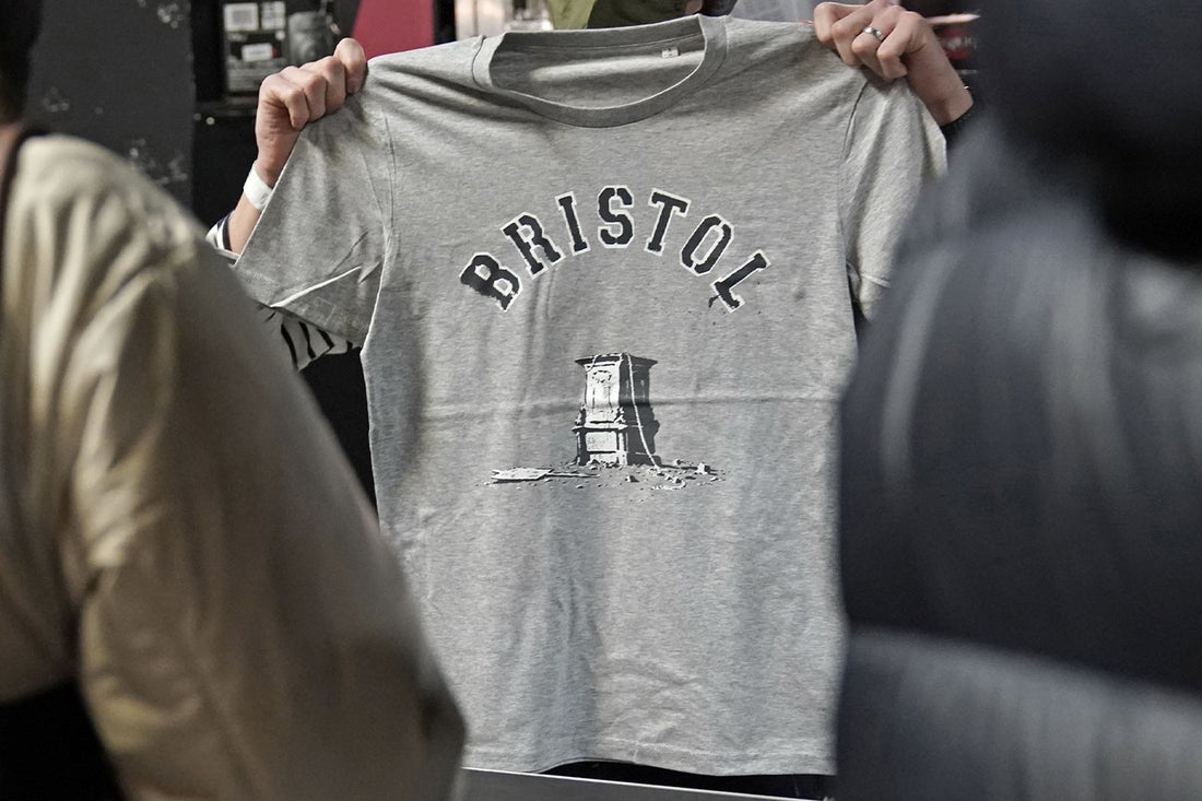Camiseta Banksy Colston Four vira "febre" no Reino Unido e no mercado da revenda