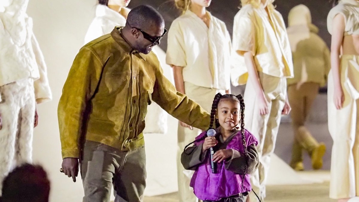 Kanye apresenta Yeezy Season 8 em Paris | THE GAME