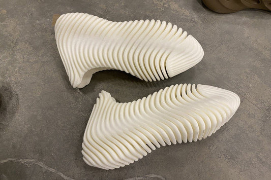 Kanye West divulga detalhes de Yeezy em colaboração com Derrick Rose - THE GAME