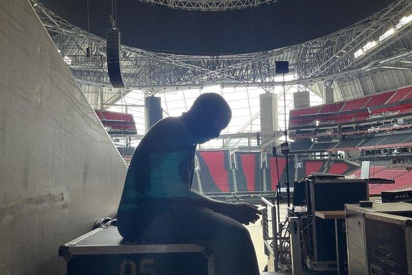 Kanye West está morando em estádio até finalizar disco que teve lançamento adiado - THE GAME