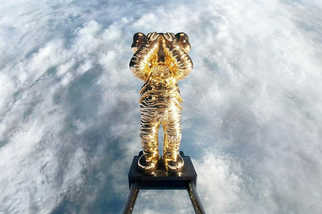 KAWS lança Companion astronauta em parceria com AllRightsReserved - THE GAME