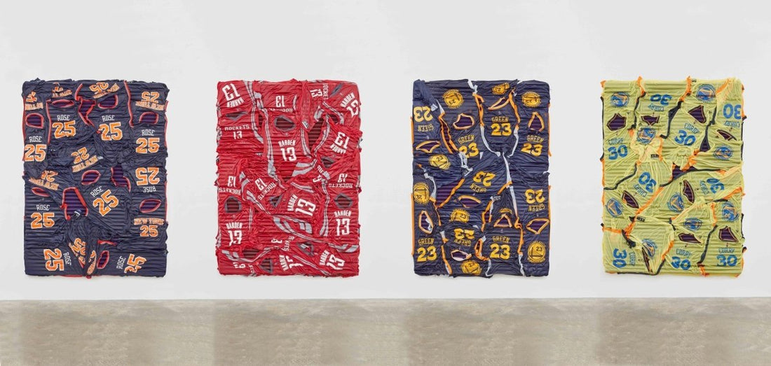 Kevin Beasley explora duplo significado em arte com camisas de basquete - THE GAME