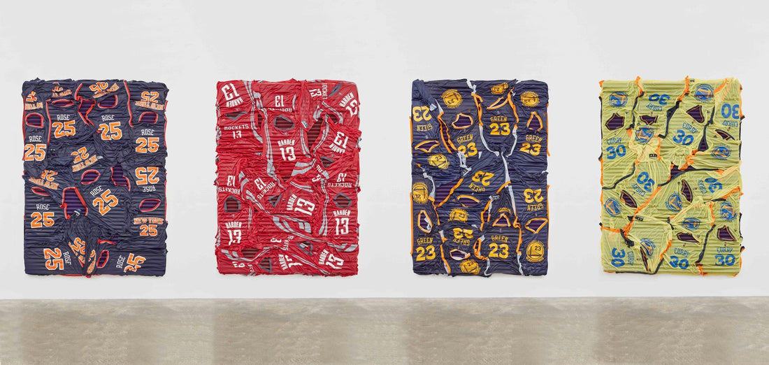 Kevin Beasley explora duplo significado em arte com camisas de basquete - THE GAME