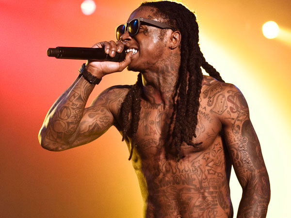 Lil Wayne processa empresa que colocou seu livro de rimas à venda