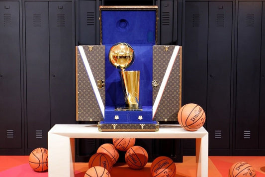 Louis Vuitton e NBA revelam a mala de luxo feita para o troféu Larry O'Brien - THE GAME