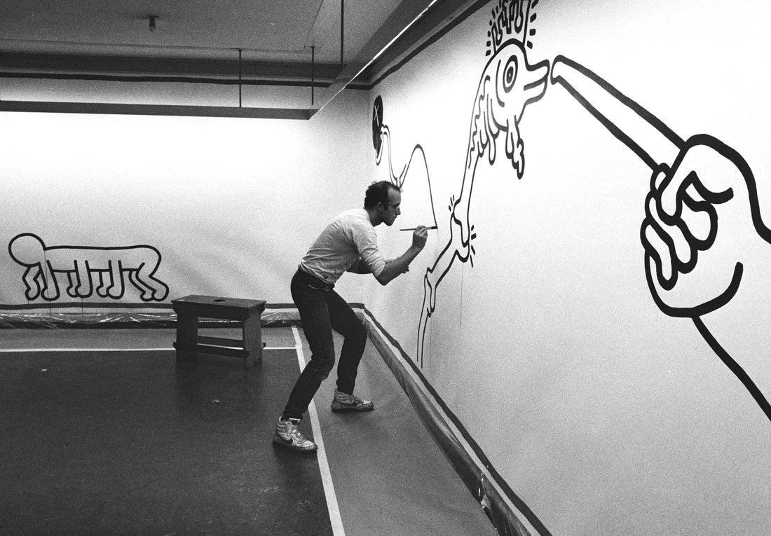 MoMa Design Store lança série de shapes estampados por Keith Haring - THE GAME