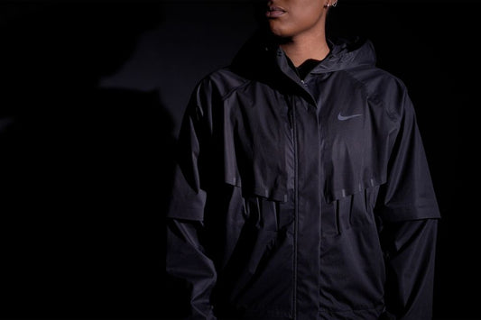 Nike lança jaqueta mais tecnológica do mundo com tecido que muda de forma