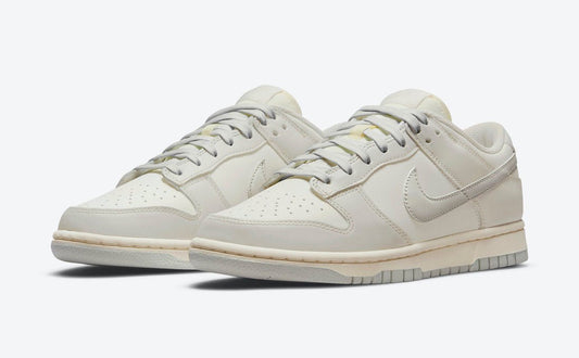 Nike Dunk Low Light Bone - THE GAME