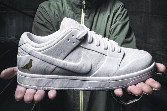 Nike SB Dunk Low "Pigeon" é imortalizado em forma de escultura - THE GAME