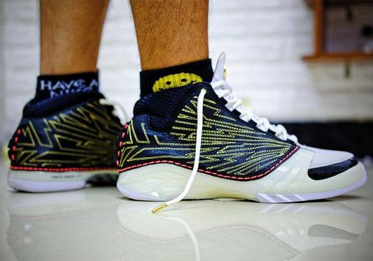 Novas fotos detalham Titan x Air Jordan 23 - THE GAME