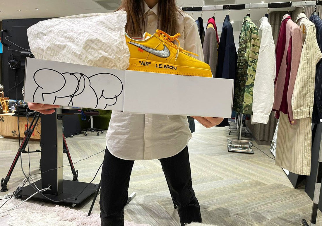 O Off-White x Air Force 1 Low Yellow de Virgil Abloh para LeBron James - THE GAME