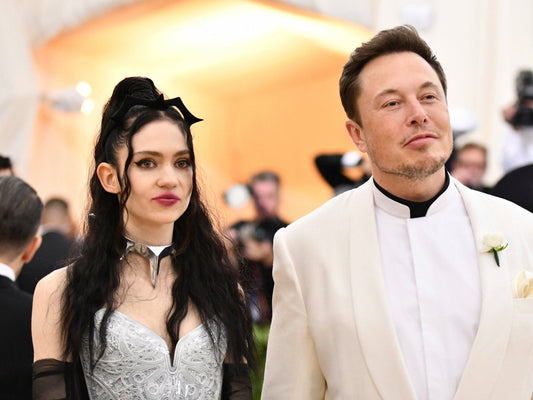 Parceira de Elon Musk e Grimes propõe comunismo baseado em inteligência artificial - THE GAME