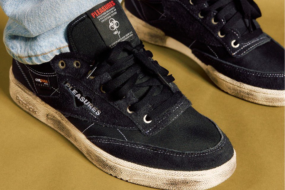 PLEASURES lança mais uma interação do Reebok Club C - THE GAME