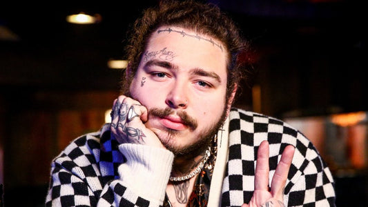 Post Malone doa pares de seu novo Crocs para restaurante - THE GAME