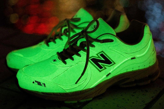 Randomevent e UNIK lançam coleção Glow in the Dark para New Balance 2002R - THE GAME
