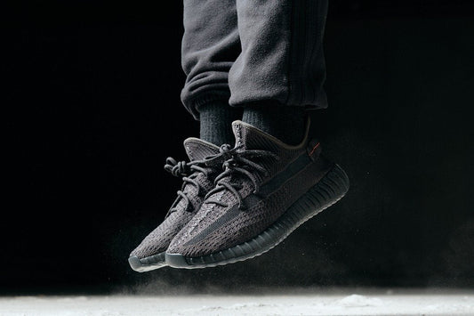 Restock do Yeezy Boost 350 v2 “Black” deve acontecer nesta Black Friday - THE GAME