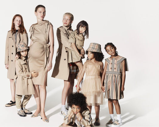 Ricardo Tisci estreia sua primeria coleção de final de ano para a Burberry - THE GAME