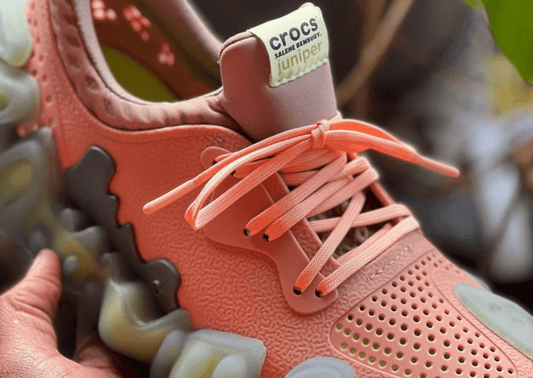 Salehe Bembury revela detalhes do novo Crocs Pollex Juniper - THE GAME