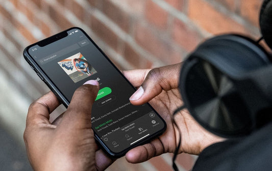 Spotify possui quase o dobro de assinantes em relação a Apple Music - THE GAME