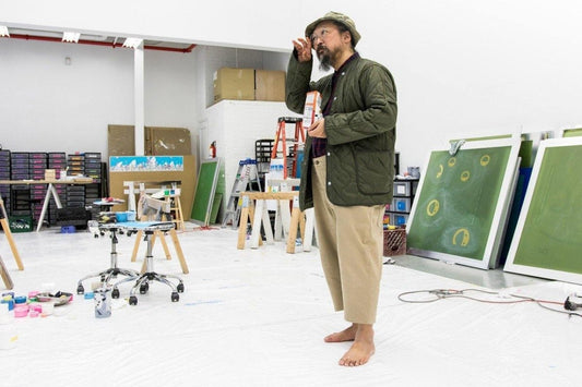 Takashi Murakami cria impressões de flores e caligrafia em filtros de café reciclado - THE GAME