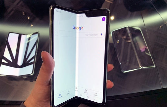 Tela quebra com um pouco mais de 119 mil dobradas e Galaxy Fold fracassa em teste - THE GAME