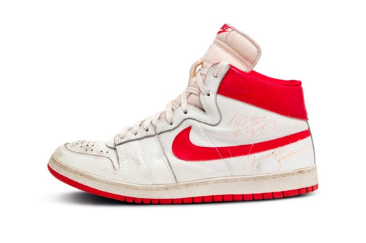 Tênis raro de Michael Jordan é vendido por R$ 8,2 milhões em leilão - THE GAME