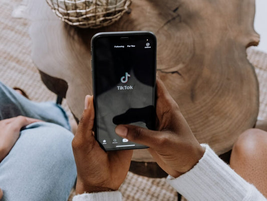 TikTok lança ferramenta que inclui a autoria de criadores de conteúdo nos vídeos - THE GAME