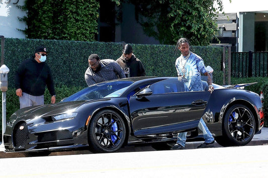Travis Scott comemora aniversário com um novíssimo Bugatti de presente - THE GAME