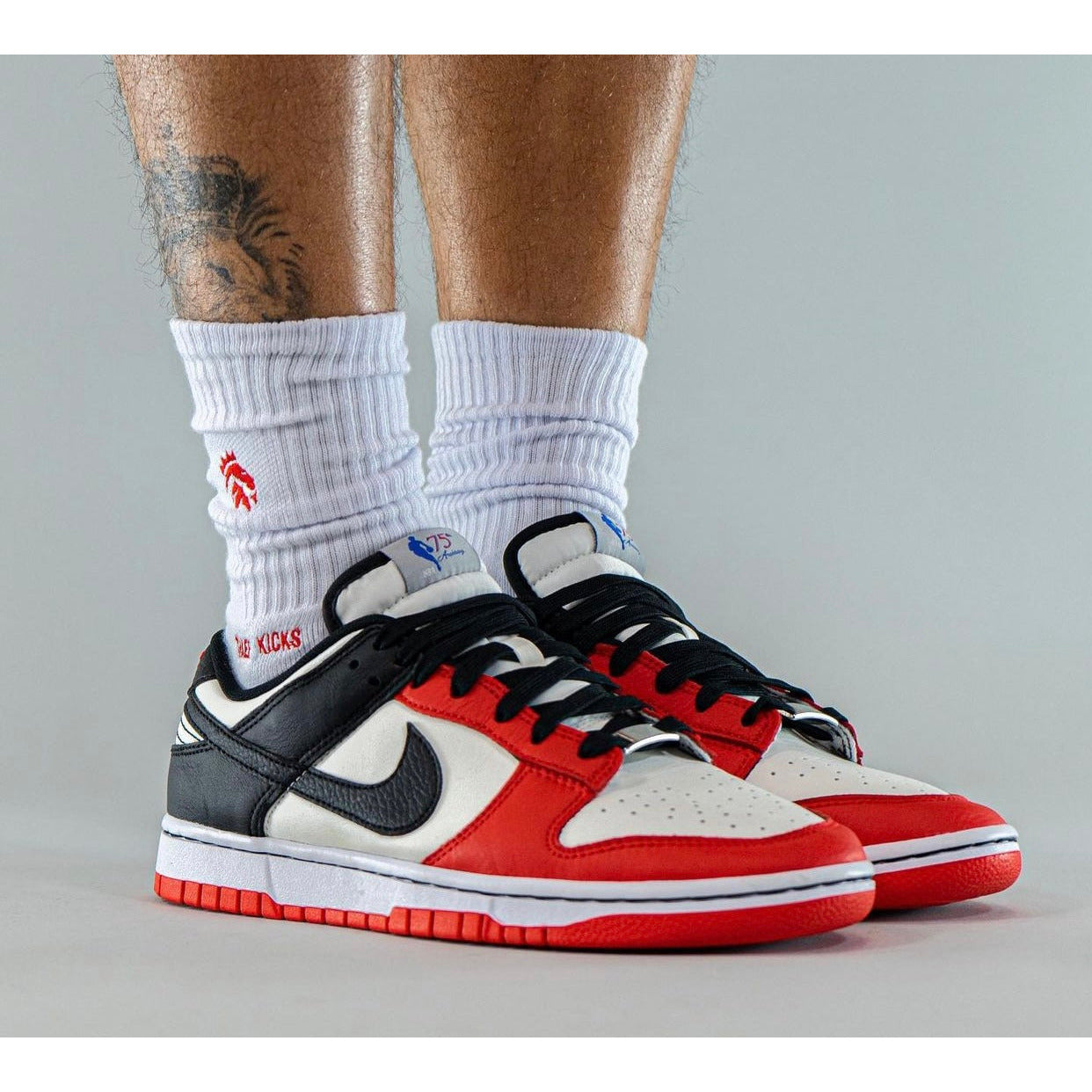 NIKE - Dunk Low "EMB Chicago" - THE GAME